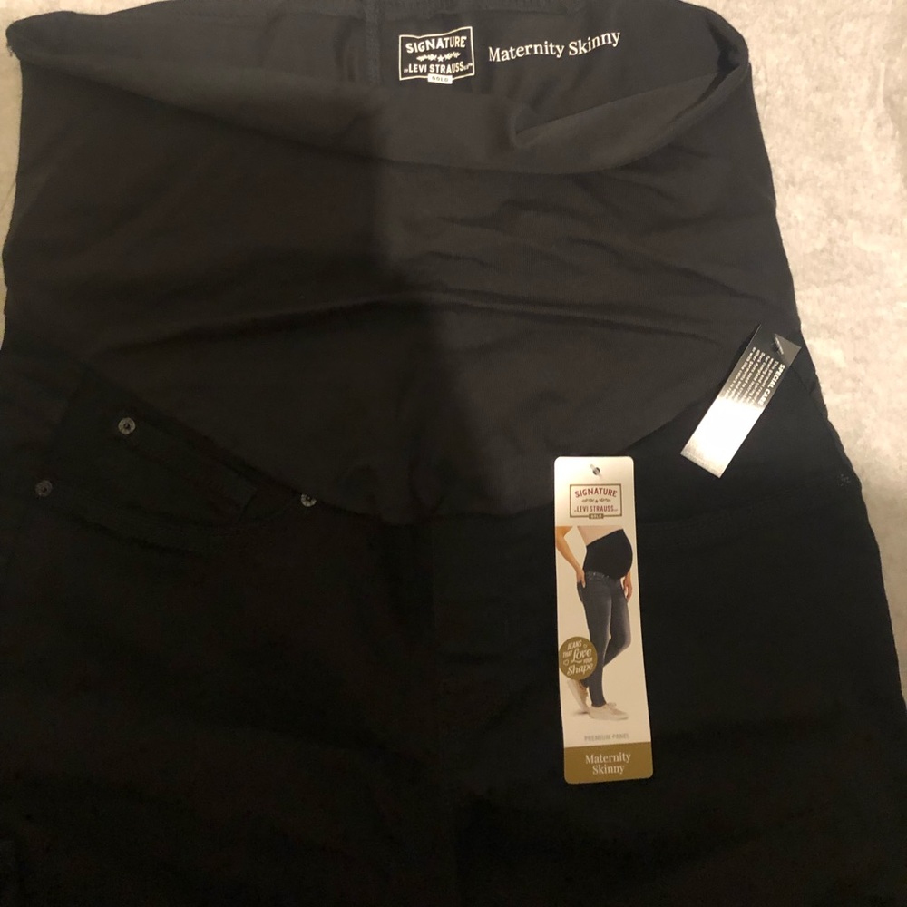 Maternity Baby Bump Skinny Jeans Signature by Levi Strauss & Co. - Picture 5 of 9
